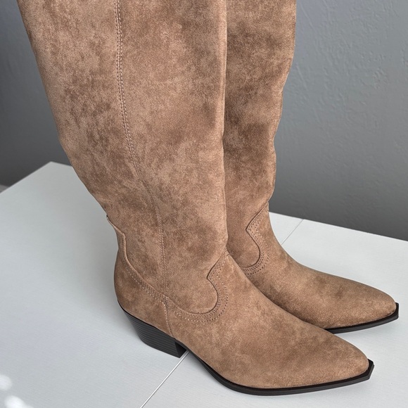 Elegant Tan Heeled Boots - Picture 9 of 13